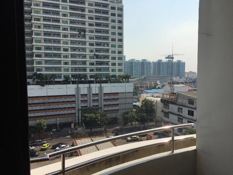 Forum Park Hotel Bangkok Exterior foto